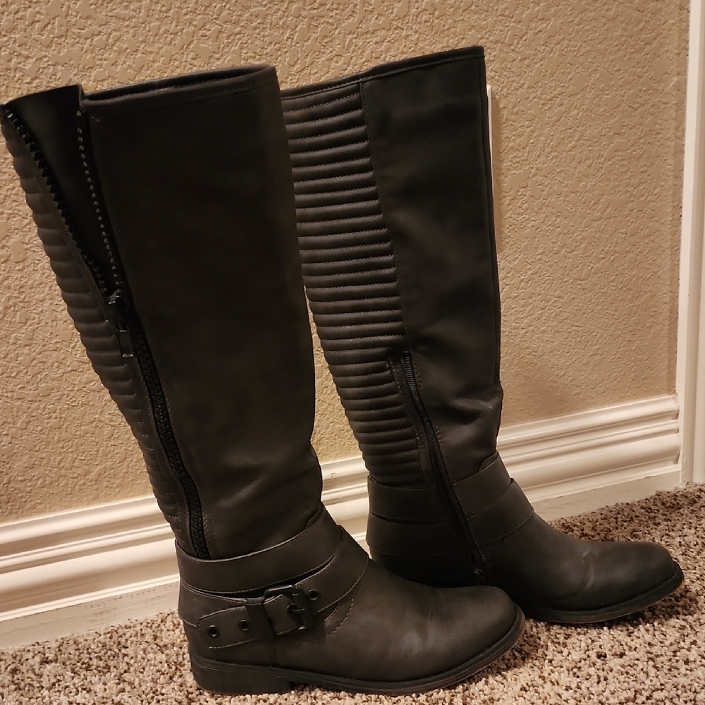 Black Knee-High Women's Boots